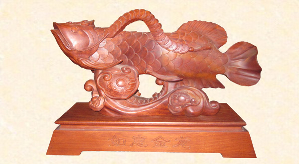 Tượng gỗ (Cá rồng)
